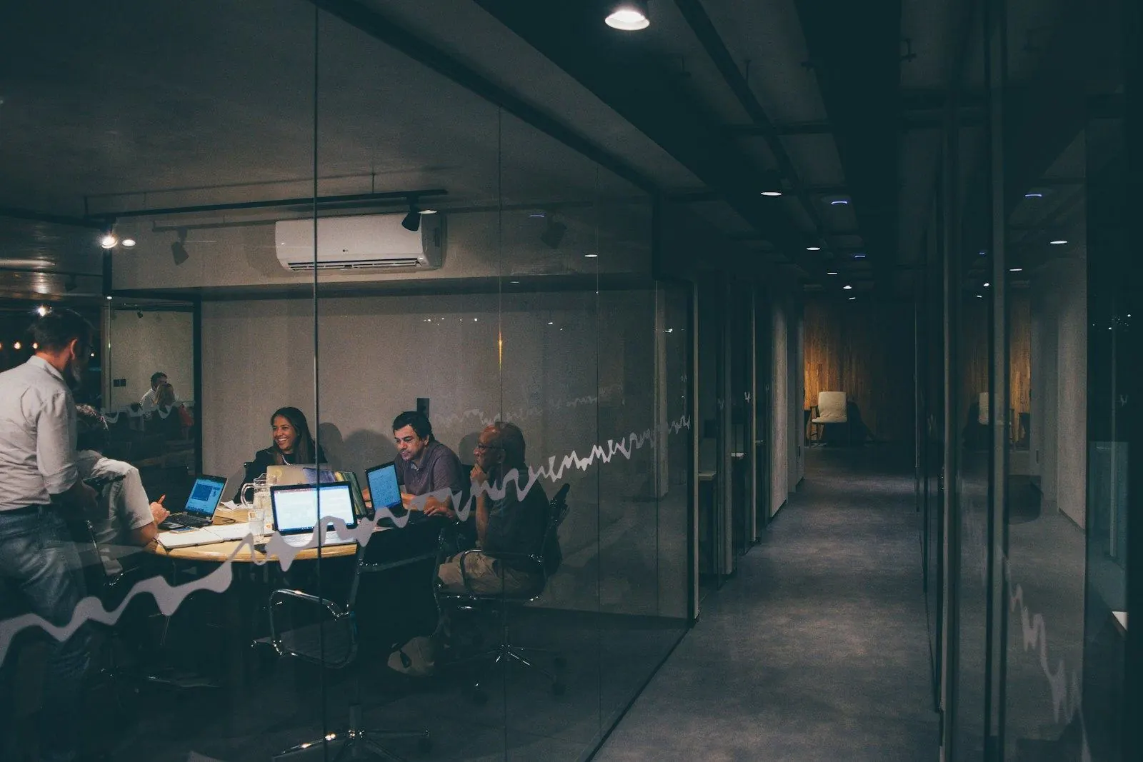 Relocation policy checklist for companies moving staff to Spain